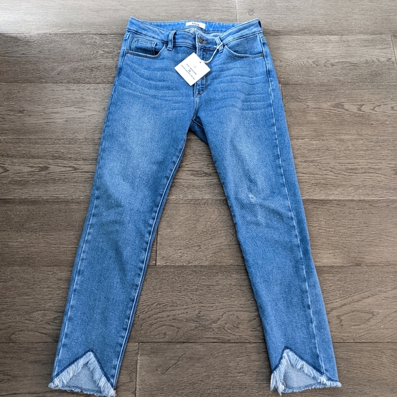 JBD High Rise Skinny w Hi-Lo Hem - Picture 4 of 5